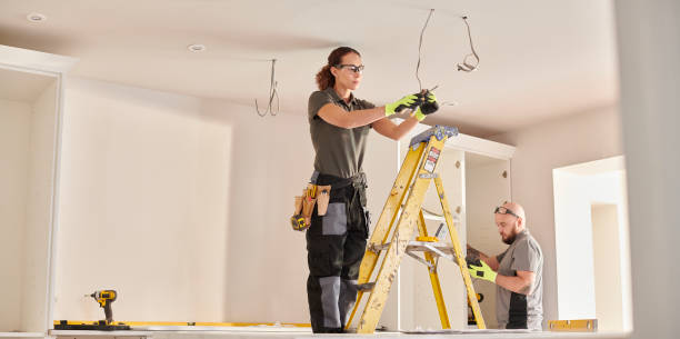 Best Local Electrician Companies  in Maumelle, AR